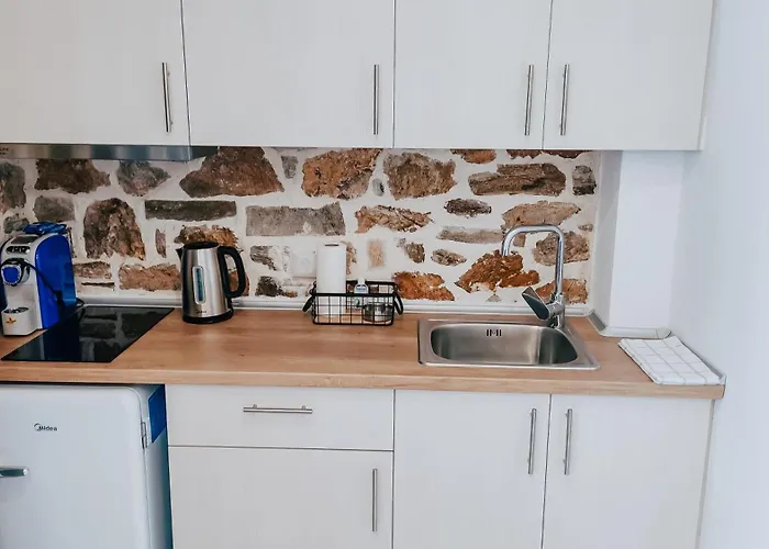 Evaggelia's Stone Apartment *